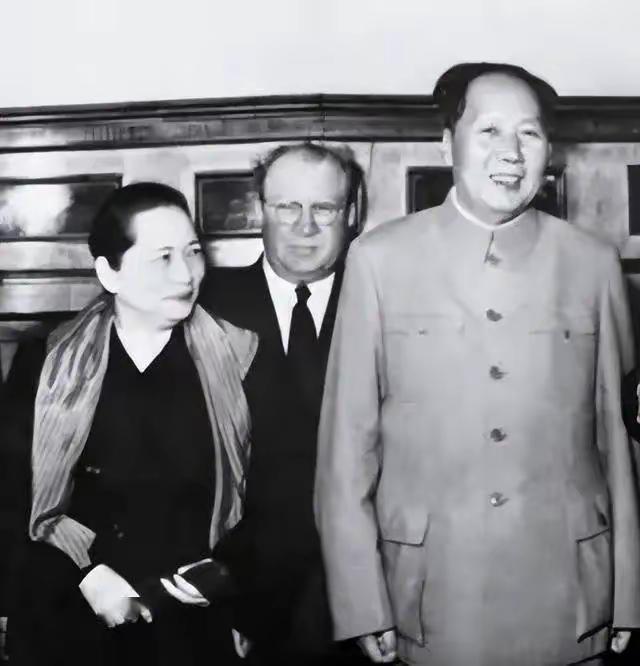 宋庆龄一生见尽权贵，却唯独对毛主席说出：您是我遇见过最明智的人。这话从她嘴里