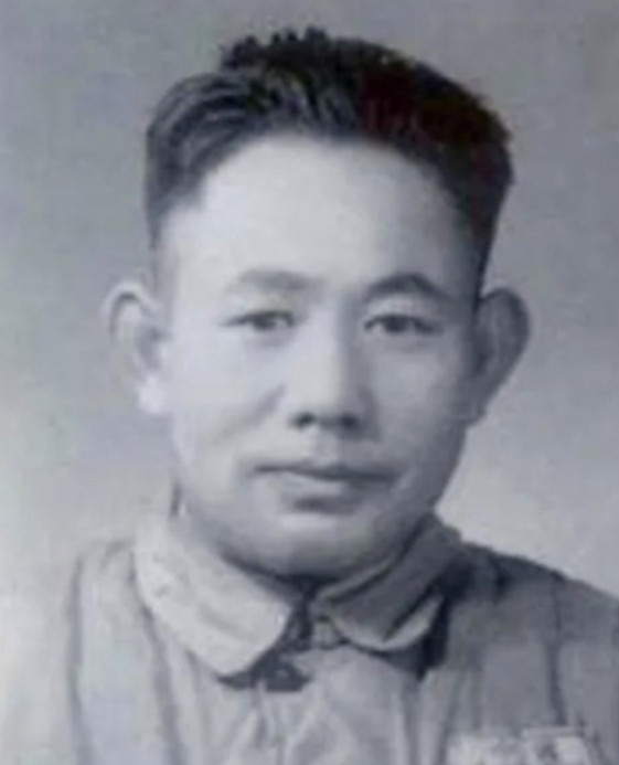 1951年，志愿军58师奉命北撤时，突然听到后方传来密集炮火，原本可以带队平安后