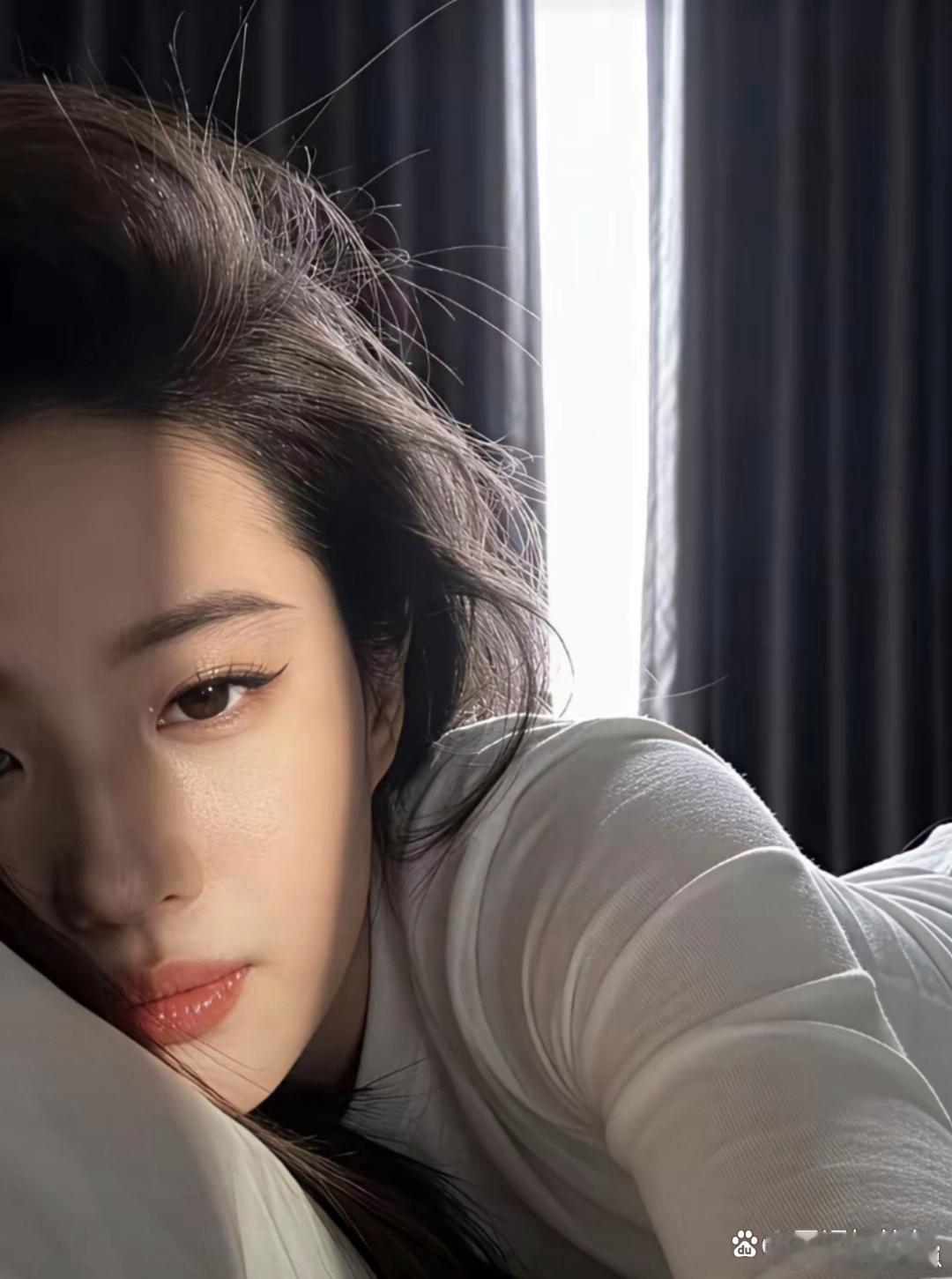 刘亦菲的眼眸也太绝了吧，眸光清澈灵动，一眼就沦陷～