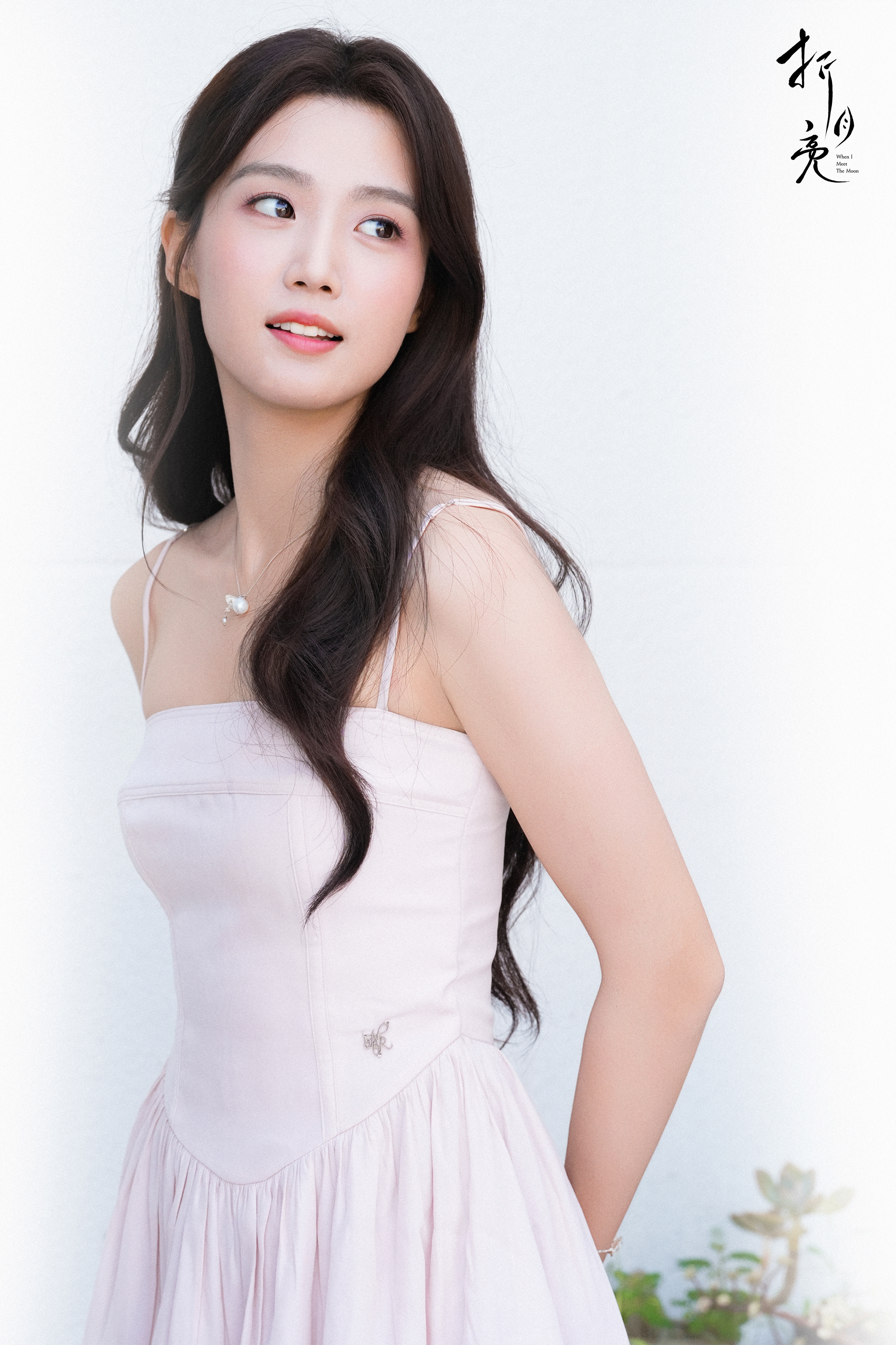 卢昱晓肤如凝脂，光滑细腻。卢昱晓​​​