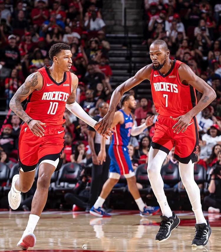 小贾被问到从杜兰特身上学到什么：“他绝对是一个如果想，每场都可以轻松出手25次的