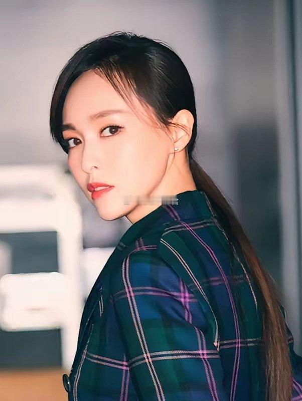 最近娱乐圈又闹了个大乌龙！网上疯传唐嫣罗晋零互动、常年分居，离婚传闻甚嚣尘上。可