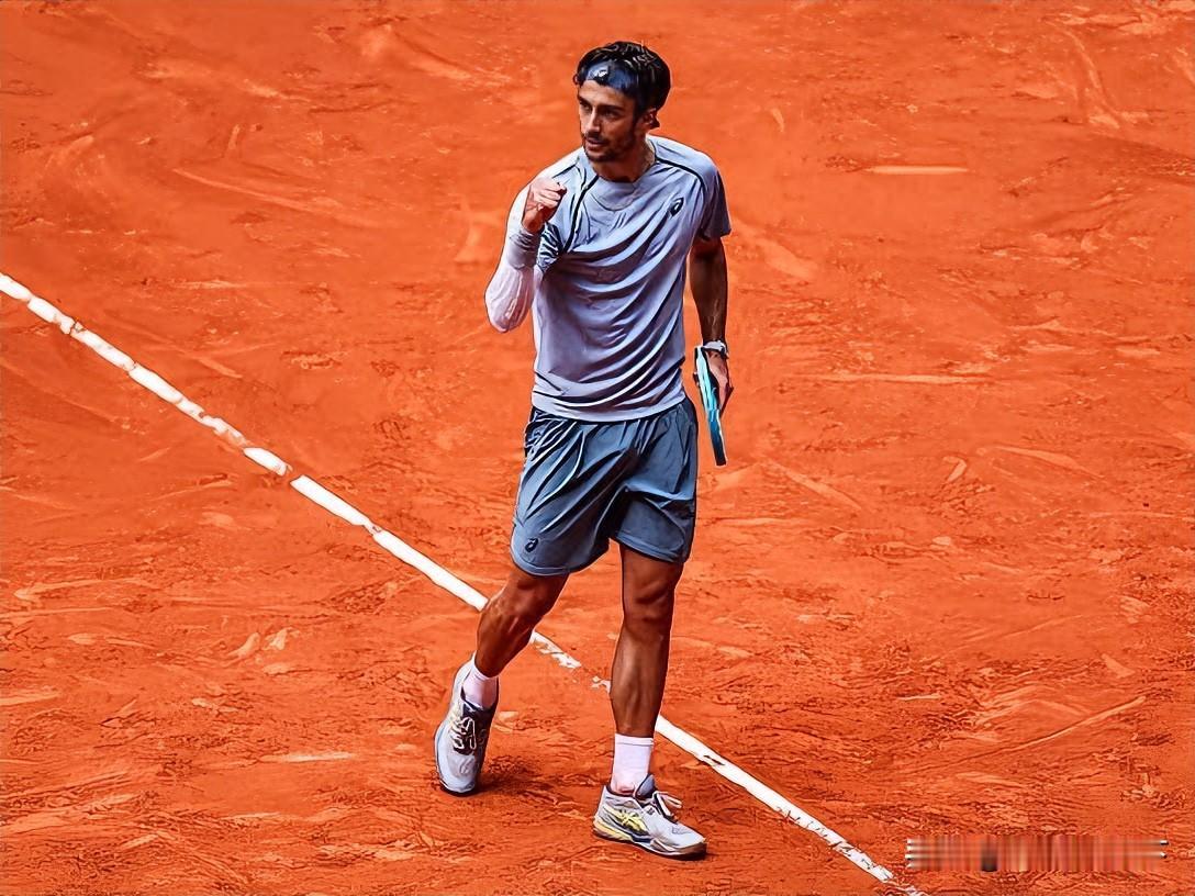 穆塞蒂再进马德里大师赛16强，红土赛季状态逐渐回归！穆塞蒂以6-47-5格