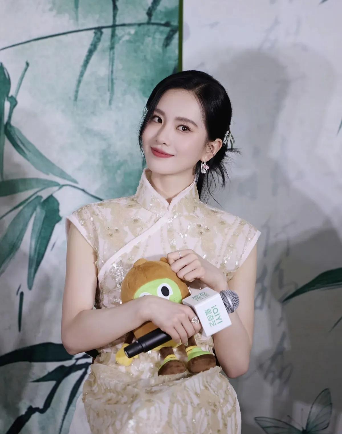 刘诗诗好漂亮，演戏也超有代入感，该什么状态就是什么状态，不会为了自己好看而不顾逻