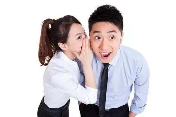 你信不信：单位里那个能力最强、业绩最好、资历最老的同事，在同一个位置上坐了八年，