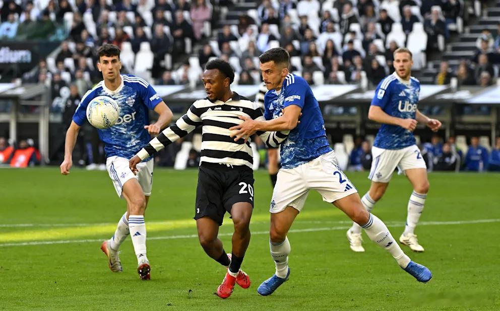 虽然奥蓬达租借加盟尤文图斯的表现只能说一半，最近都是坐在替补席，但是尤文图斯还是