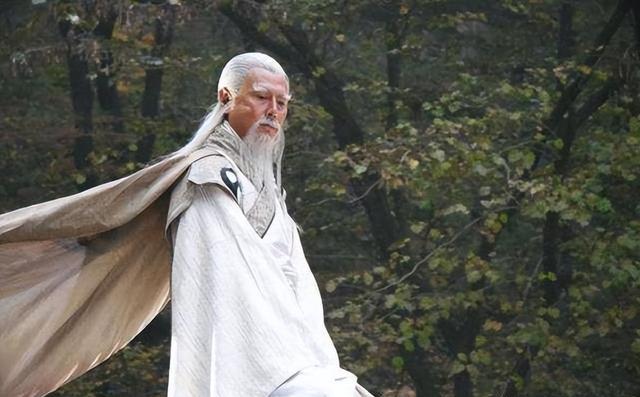 商周之际，天下未定，诸侯林立。姜子牙，这位身影穿行于史册与传说间的传奇人物，其真