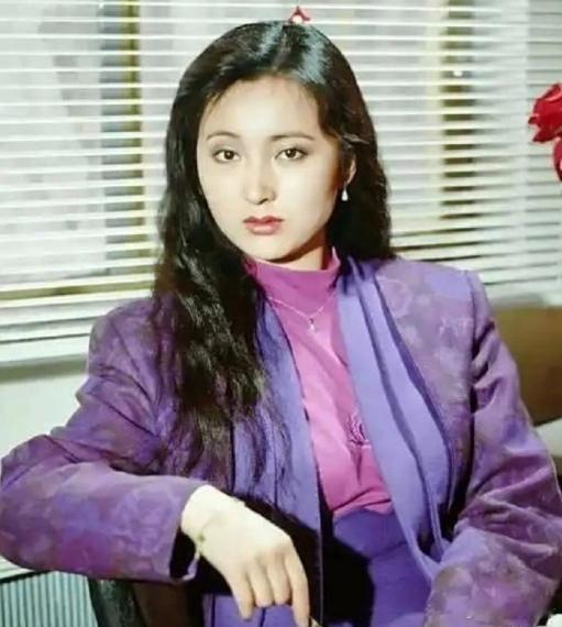 陈晓旭手稿，现在没几个女孩能写出这样的字了！