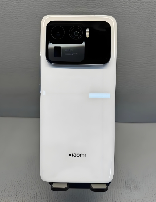 iPhone17Pro模仿国产手机设计。iPhone17系列背面设计全部曝光