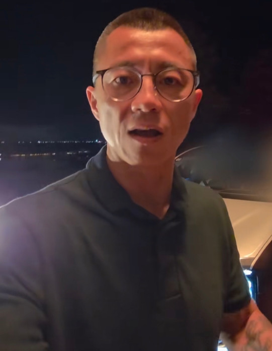 陈震睡醒，收到两个消息而且都是坏消息一是他发了条尊界S800试车视频，称