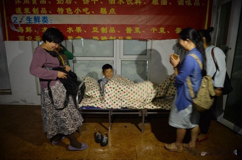 男子长期饮料当水喝血糖高到测不出江苏37岁的张先生长期把甜味饮料当水喝，结果血