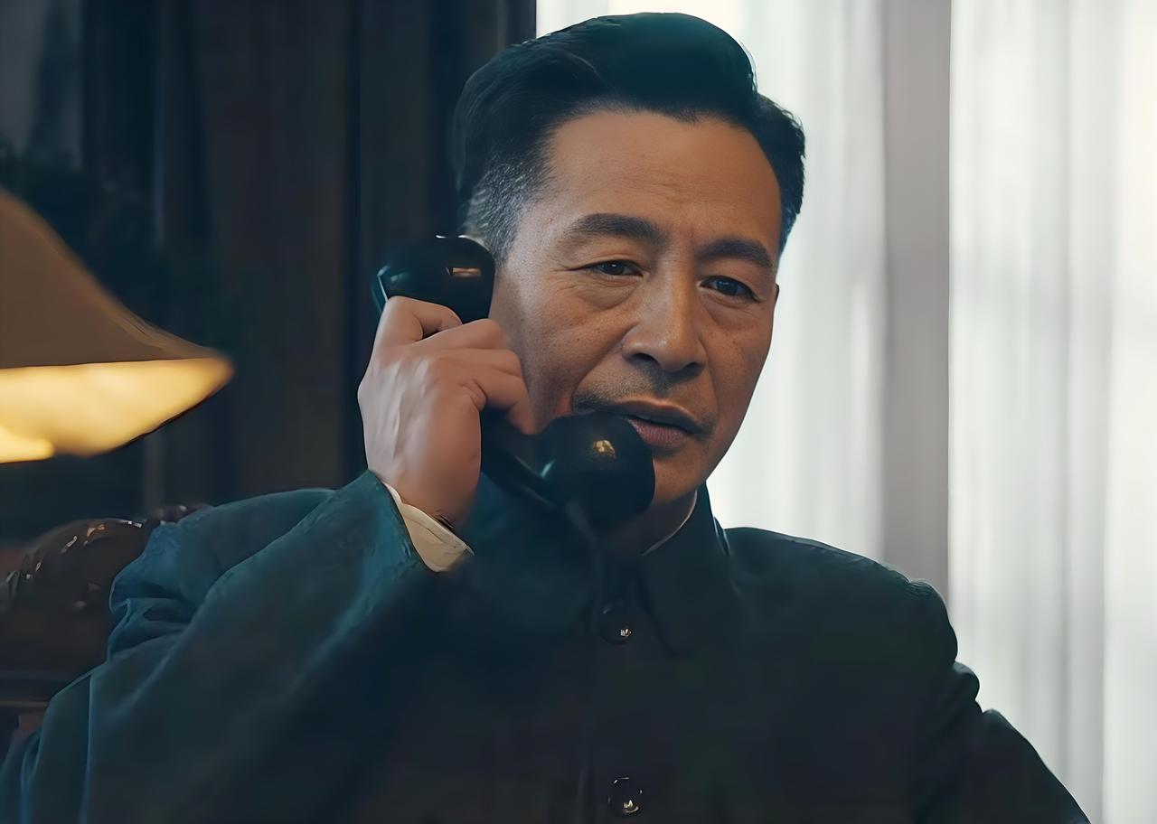 《醒来》：令人不解，丁主任应该是丁默邨吧，他什么时候和李默群关系这么好？苏门