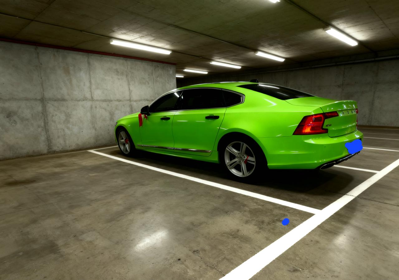 这是一台沃尔沃s90t5智雅。也算是国内第1批国产的沃尔沃s90时间是在2019