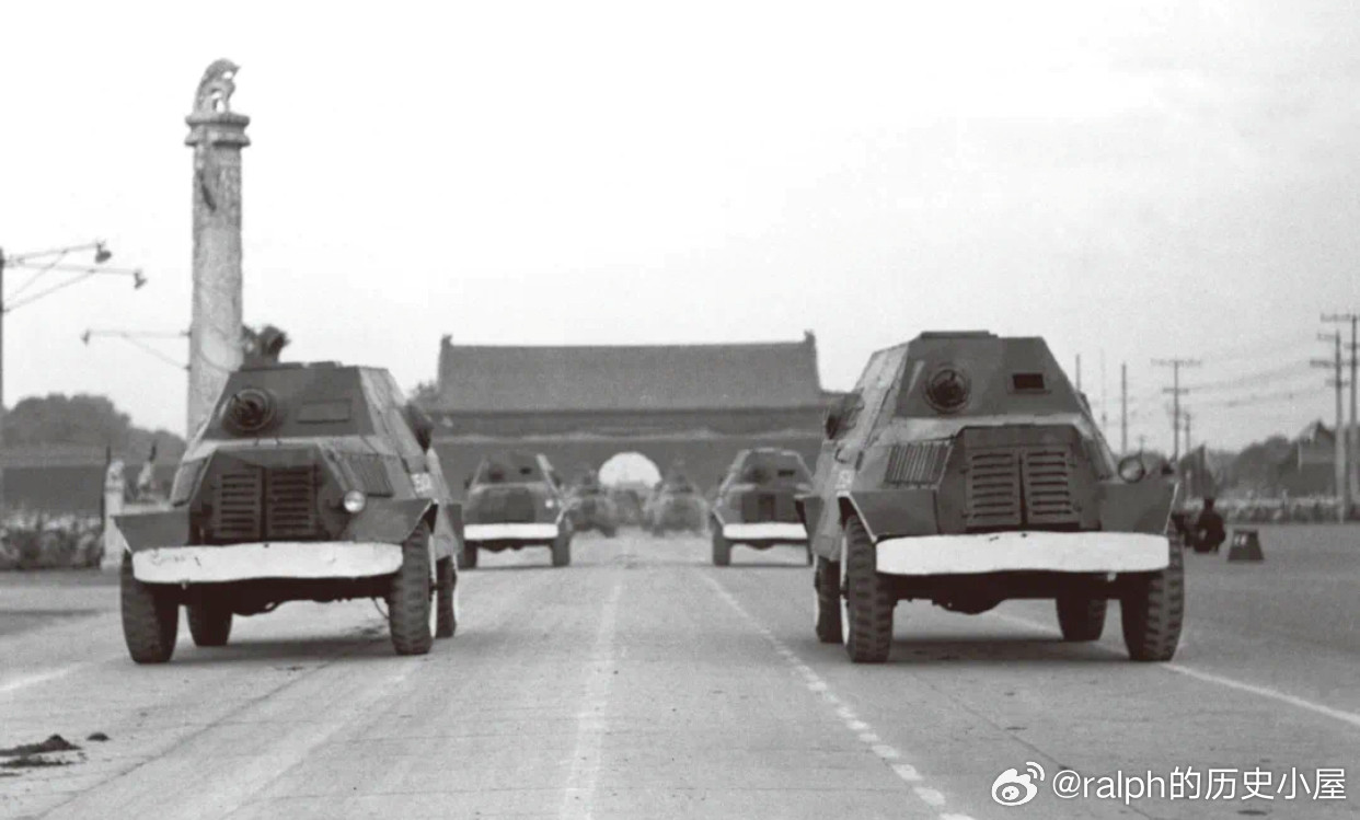 1949年10月1日开国大典阅兵装甲车通过天安门广场军事历史全触达