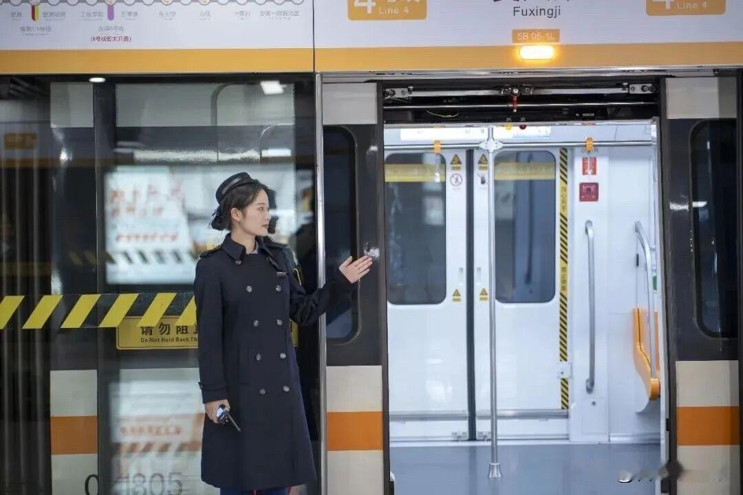 宝子们快看！重磅消息来了！合肥地铁12月31日全天不打烊，所有线路彻夜运营，保障