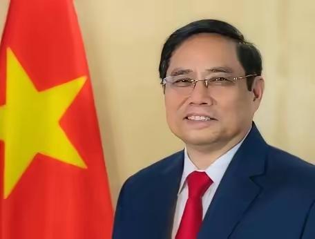 越南总给我一种感觉，好像我们求他们给饭吃一样。如他们的高铁项目到处祈求他国修建，