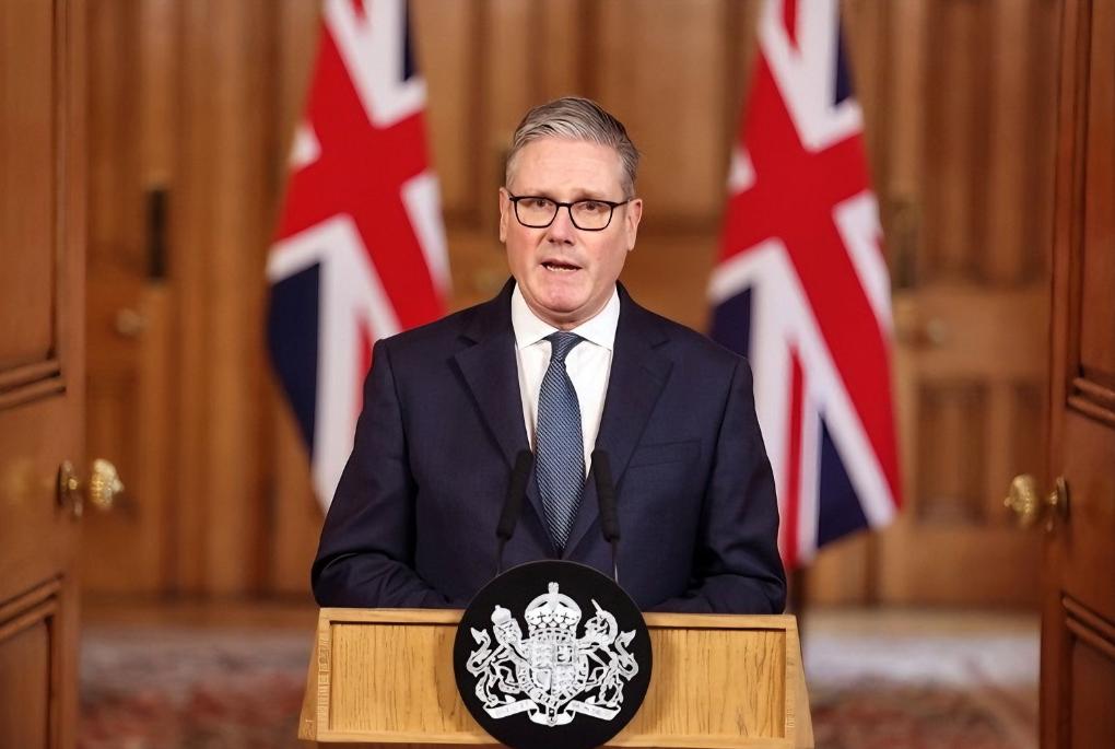 太尴尬了！英国首相不敢帮助特朗普的原因曝光了。刚刚，美国媒体彭博社刊文分析认为，