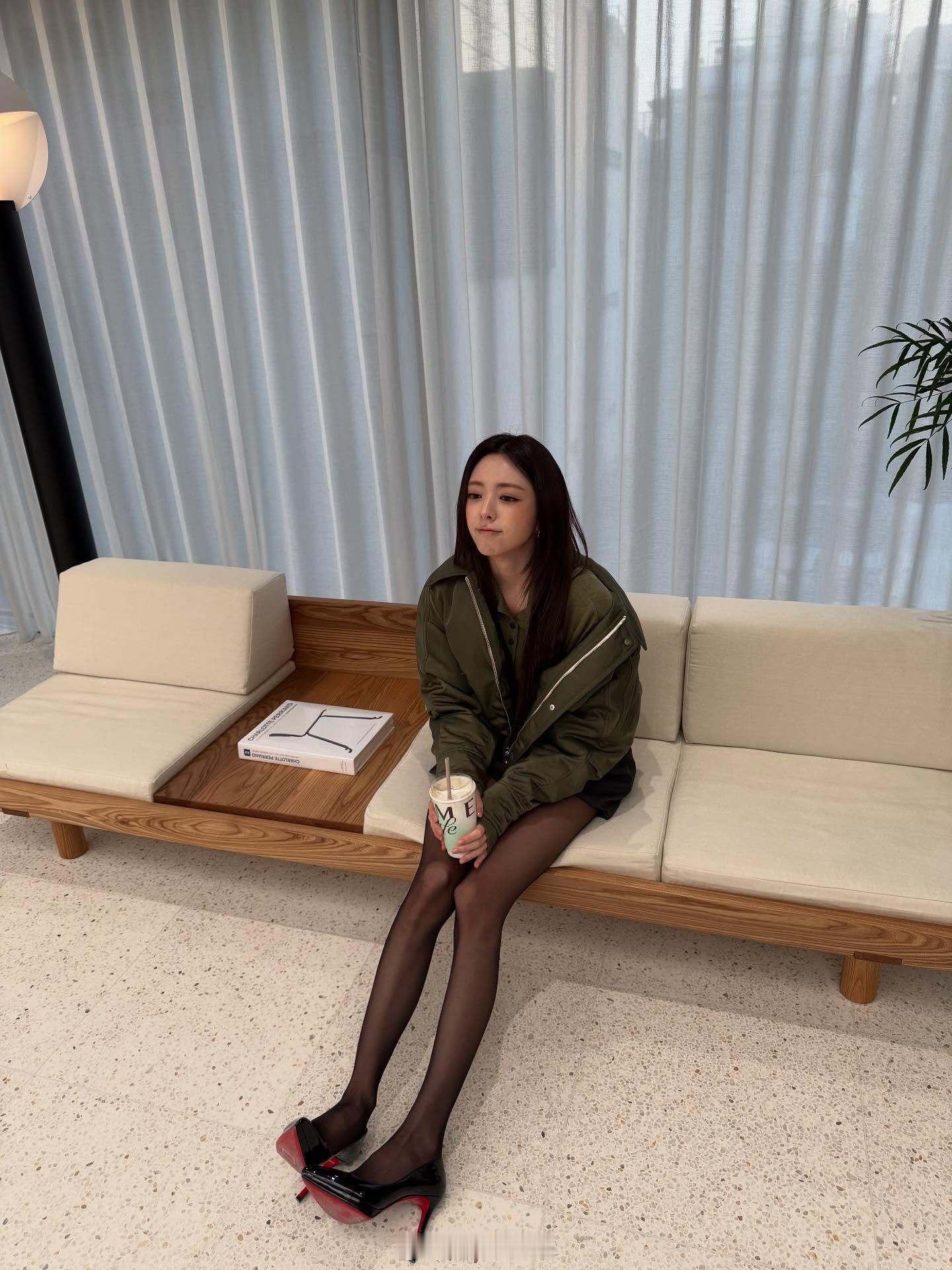 腿精申又娜ins更新