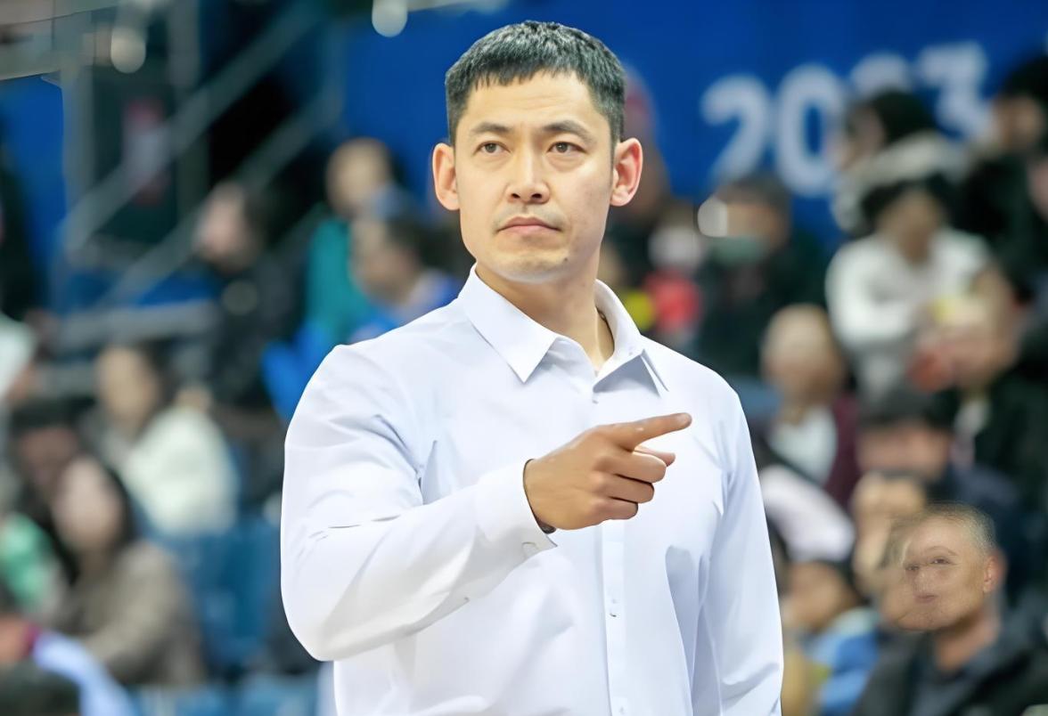 赢辽宁4分！张庆鹏赛后点赞北控队1人：他承担的是中国篮球的后卫线……面对着实力