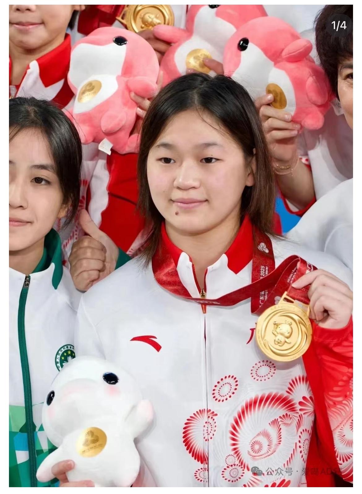 全红婵怕是体坛最近最被热议的人！嘴角那颗米粒大的痣，被风水师说成“食仓福痣”，