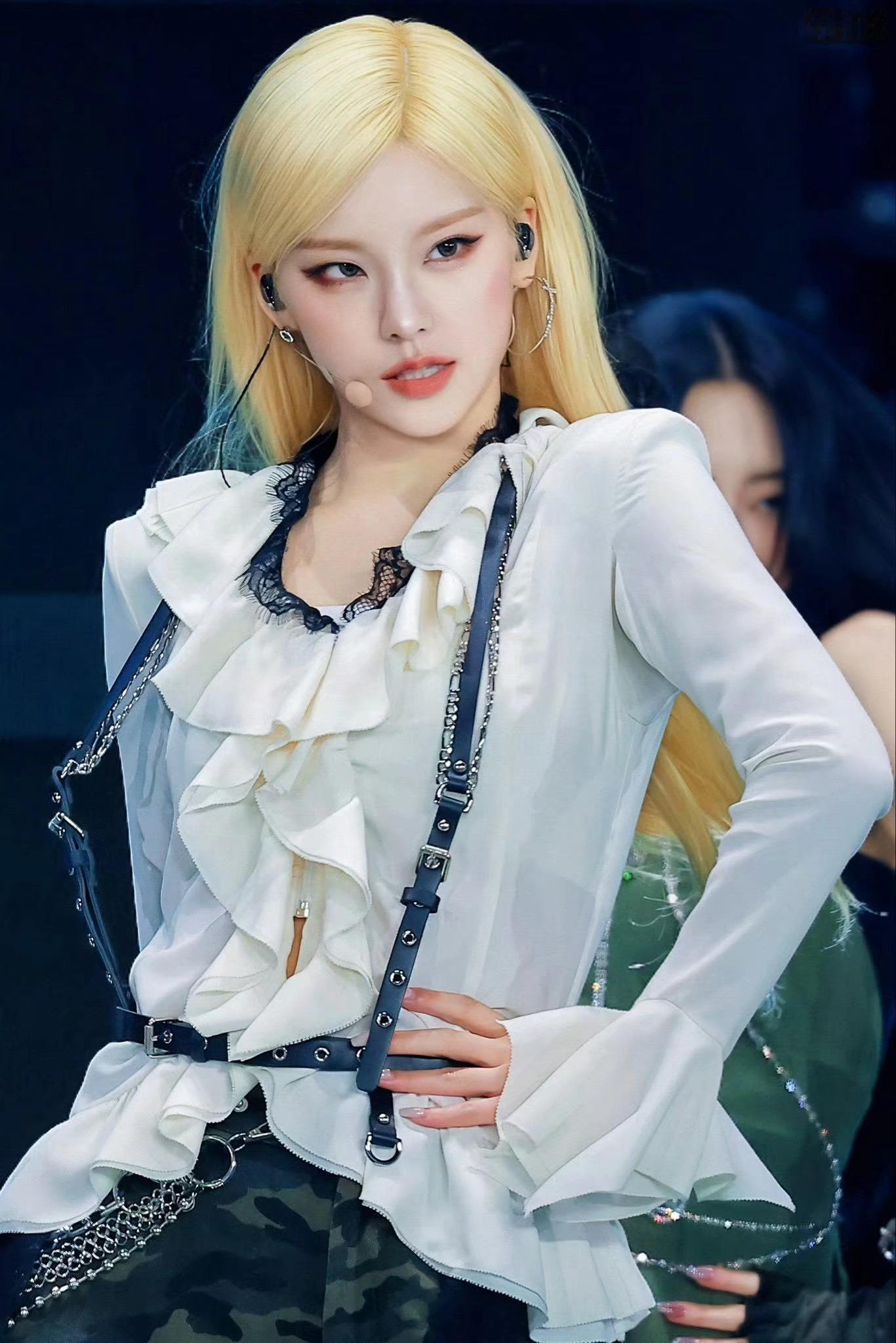 黄礼志女神就这样用美貌宠粉