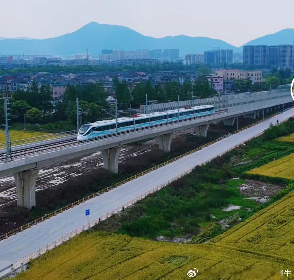 宁波地铁12号线网友：2026年4月30日宁波地铁12号线开启热滑试验。宁波地