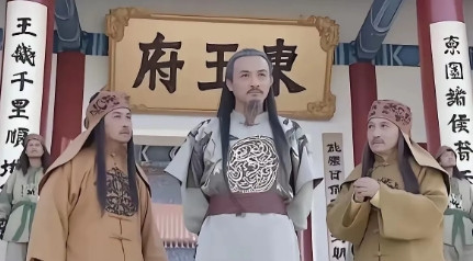 1856年9月1日，韦昌辉挥了挥手，乱刀砍向杨秀清。东王跪倒在地上，挣扎着仰起头