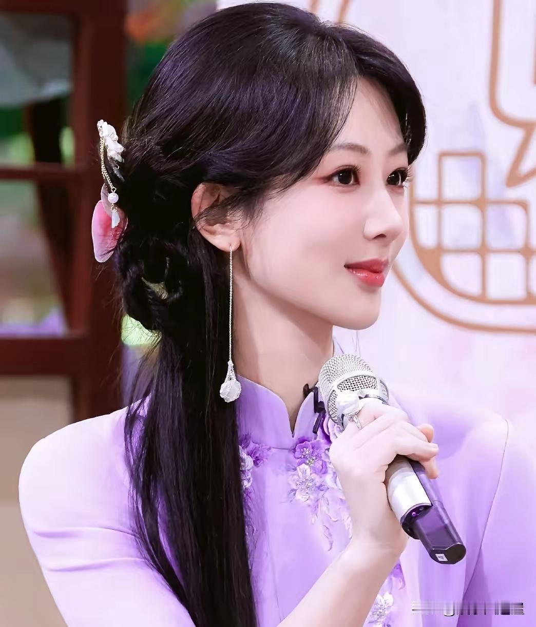 内娱演员最羡慕的，一定是33岁的杨紫了，不是因为她演技好、名气大，而是羡慕她