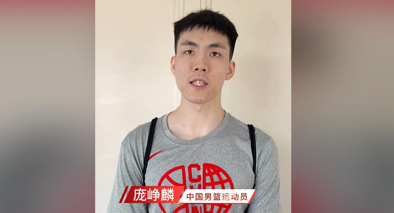 庞峥麟措手不及！今天上午，CBA选秀大会如期开启，江苏男篮用二号签选中来自太