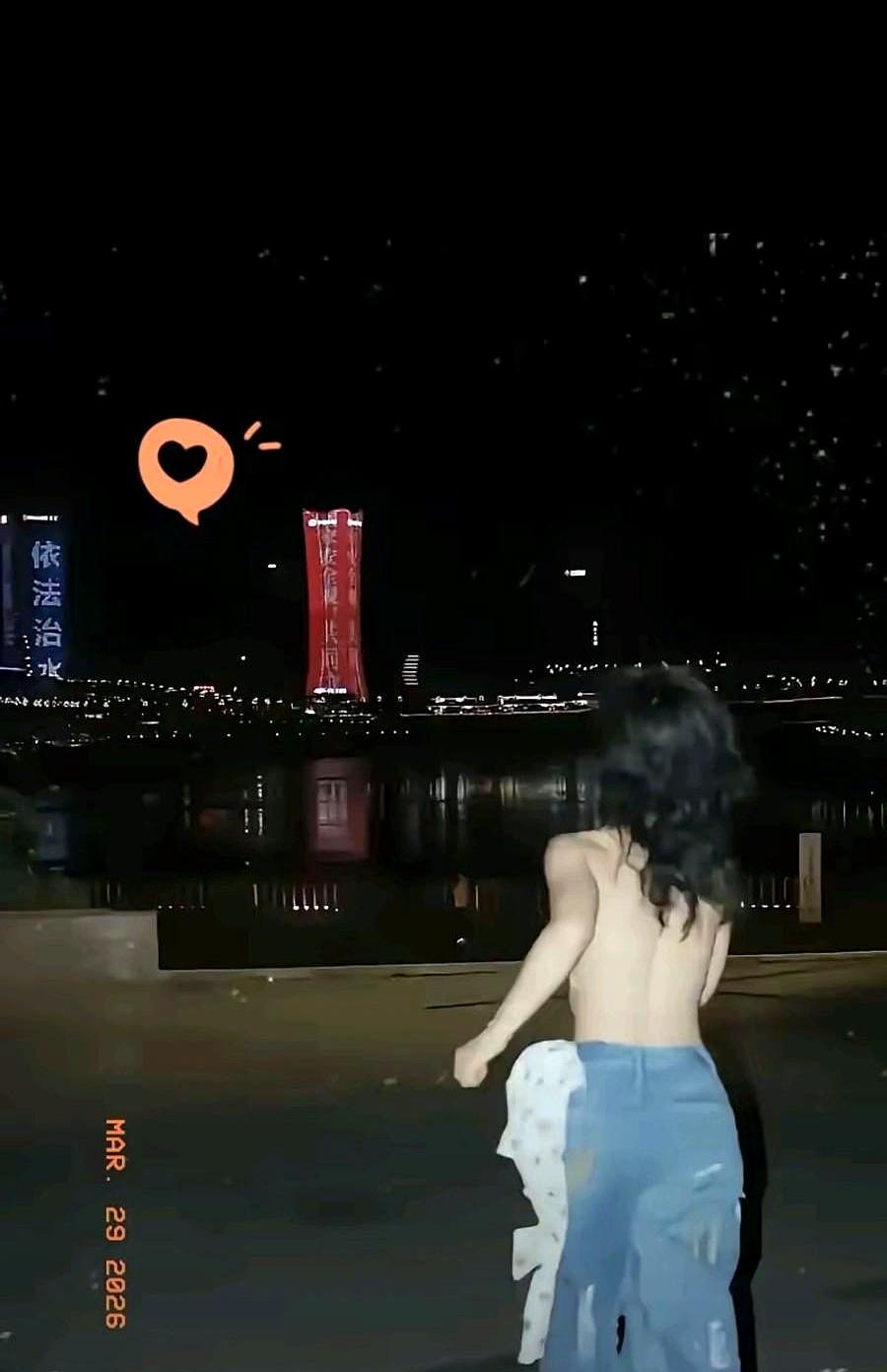 你说人为什么会因为感情的事儿就彻底垮掉呢？前阵子看到个视频，一个女人半夜在街上