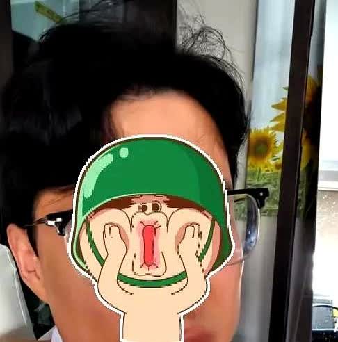 男子结婚后，不让媳妇和亲妈接触，10年保持相安无事！直到父亲摔伤住院，婆