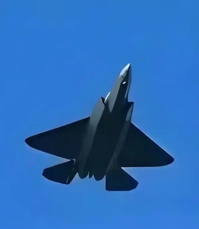 中国能侦测和击落美国的隐形战略轰炸机吗？美国6月21日，利用隐形战略轰炸机B—2