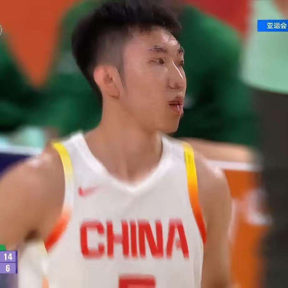 老六跟三宁，一个居功至伟，一个差点成为罪人。亚运会1/4决赛，中国男篮对阵沙特