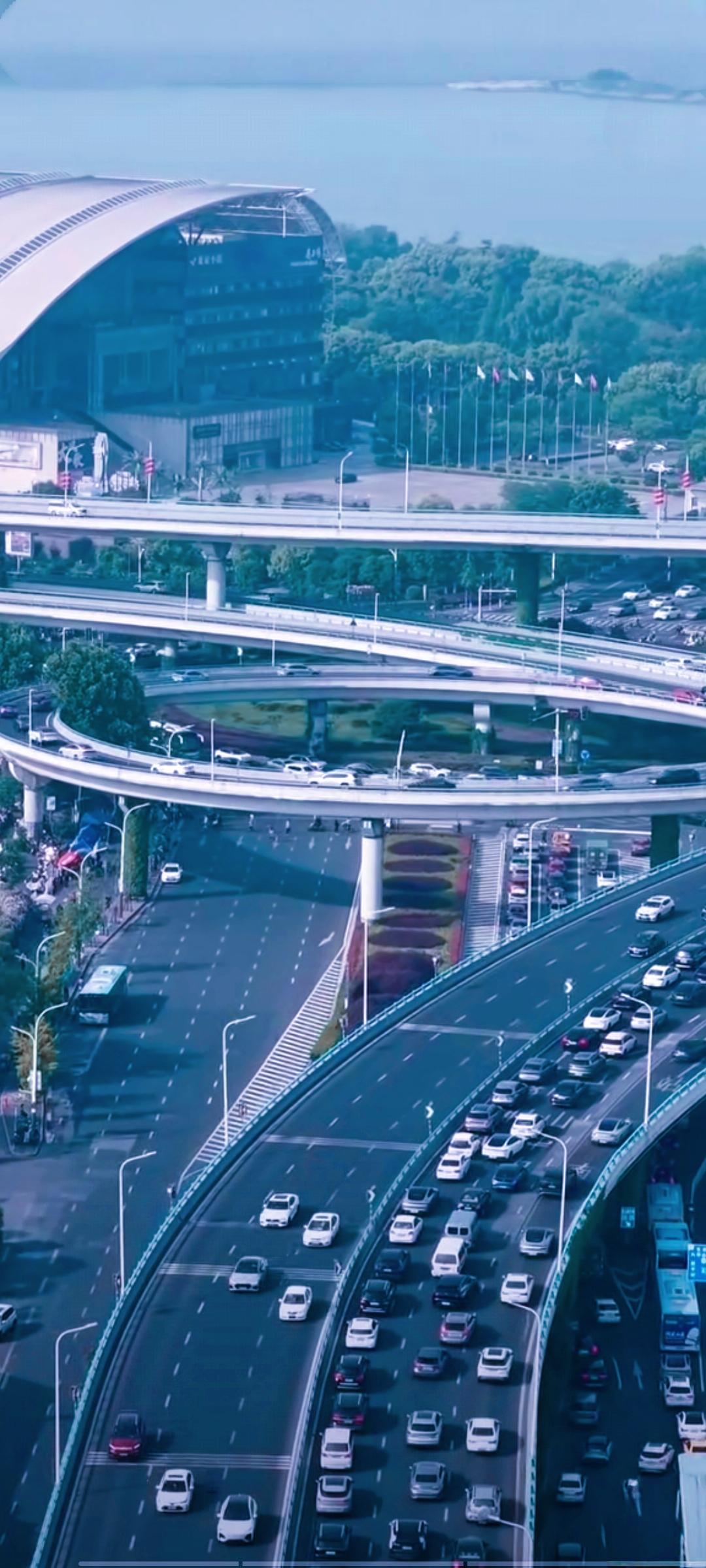 《两隧一桥：南京城北的“卡子门”?》2001年10月竣工通车的新庄立交