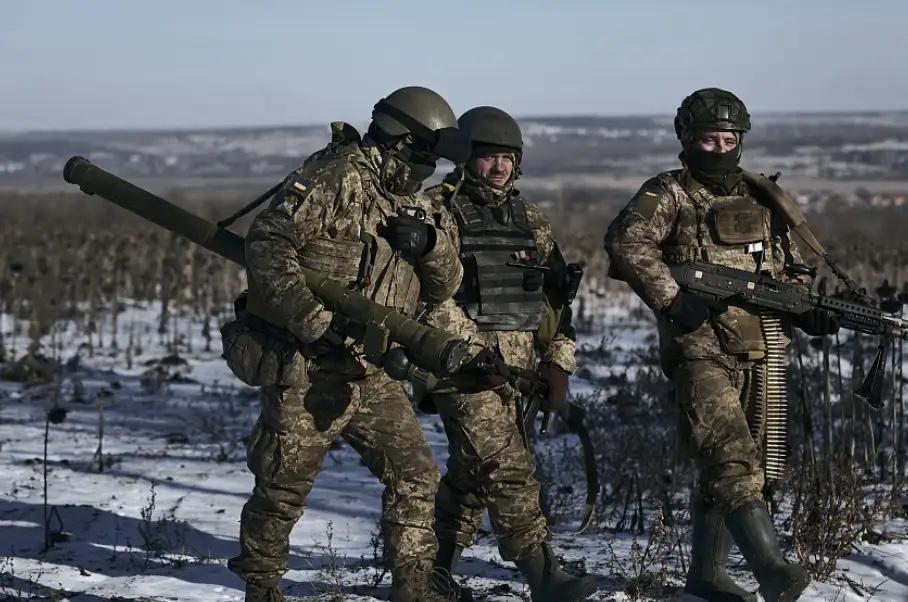 俄军已经打到了红利曼顿巴斯北部局势突变，俄军已经打到了红利曼！据报道，俄军