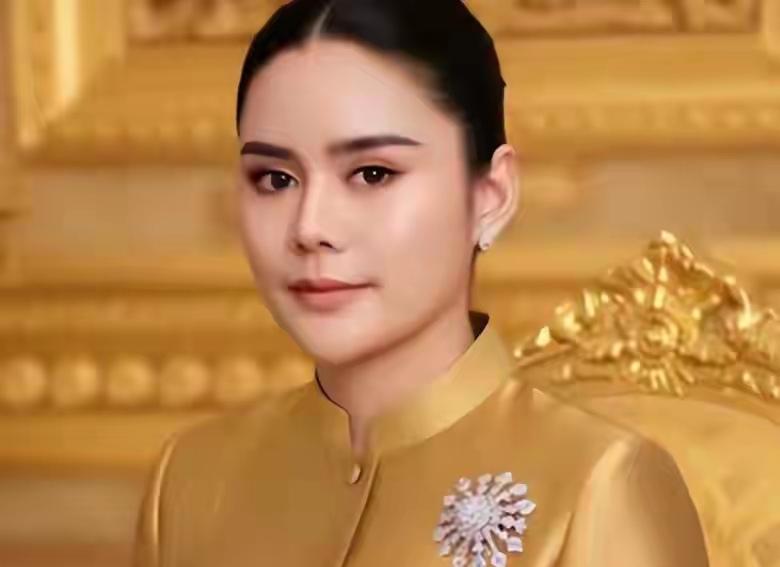 泰国王室后宫从来不缺新人。在“铁打的泰王，流水的妃嫔”格局下，近两年来新面孔的涌
