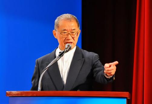 别再幻想什么“维持现状”了！王建煊把话挑明了：摆在台湾面前的只有两条路，要么是“