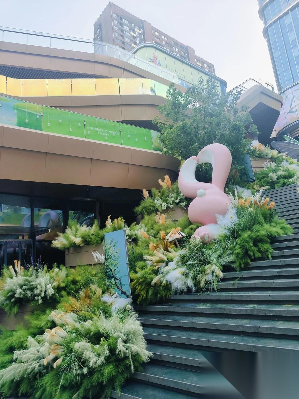 低调的有钱人太多了！我们董事长司机，51岁的中年大哥，平日待人友善和蔼，见谁都