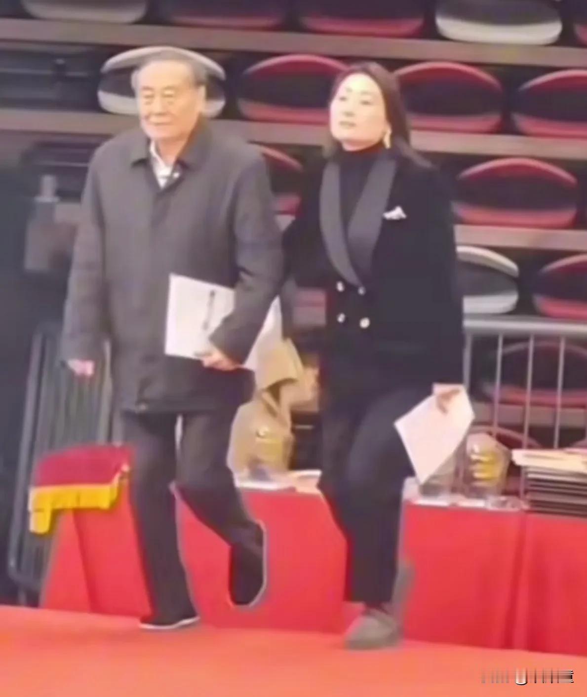 明白了，这一波谁都要支持宗馥莉！不为钱，也为心中一口气！自己在娃哈哈殚精竭虑
