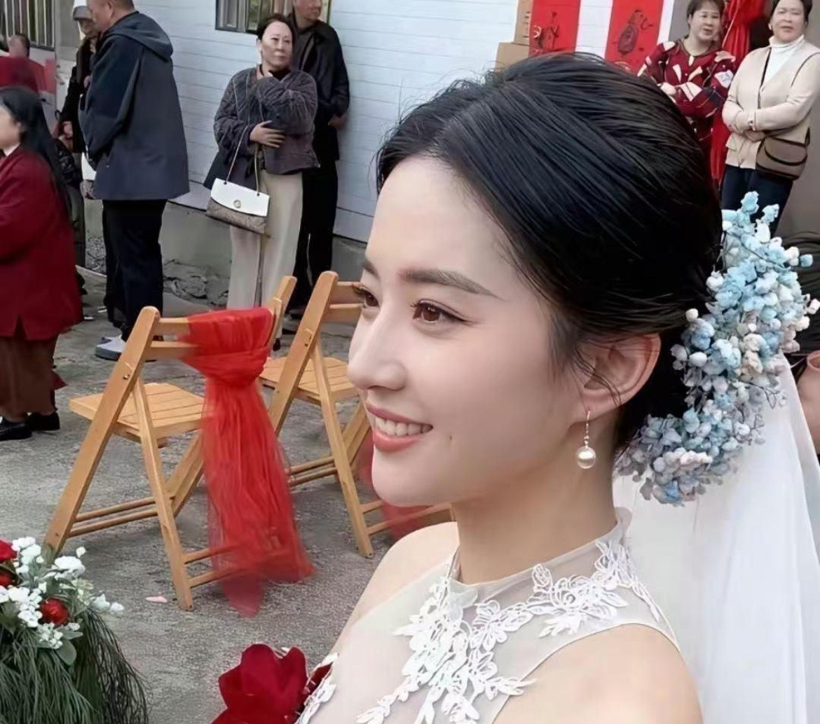 深圳一新娘撞脸刘亦菲，这是什么样的神仙颜值啊