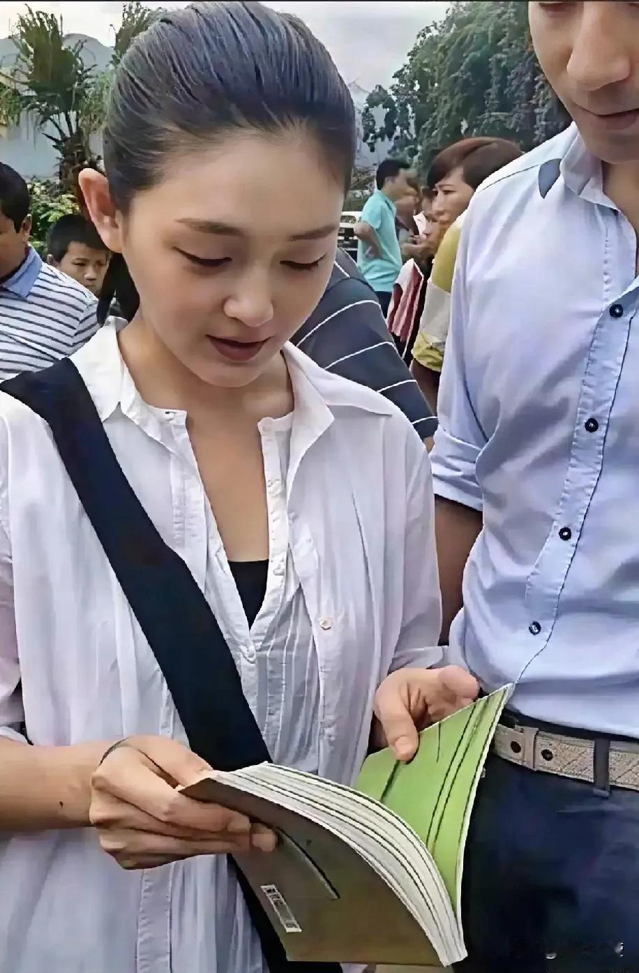 可惜大s的命短，没能陪女儿长大成人，就过早地去世了，只是孩子太可怜了。要是能多活