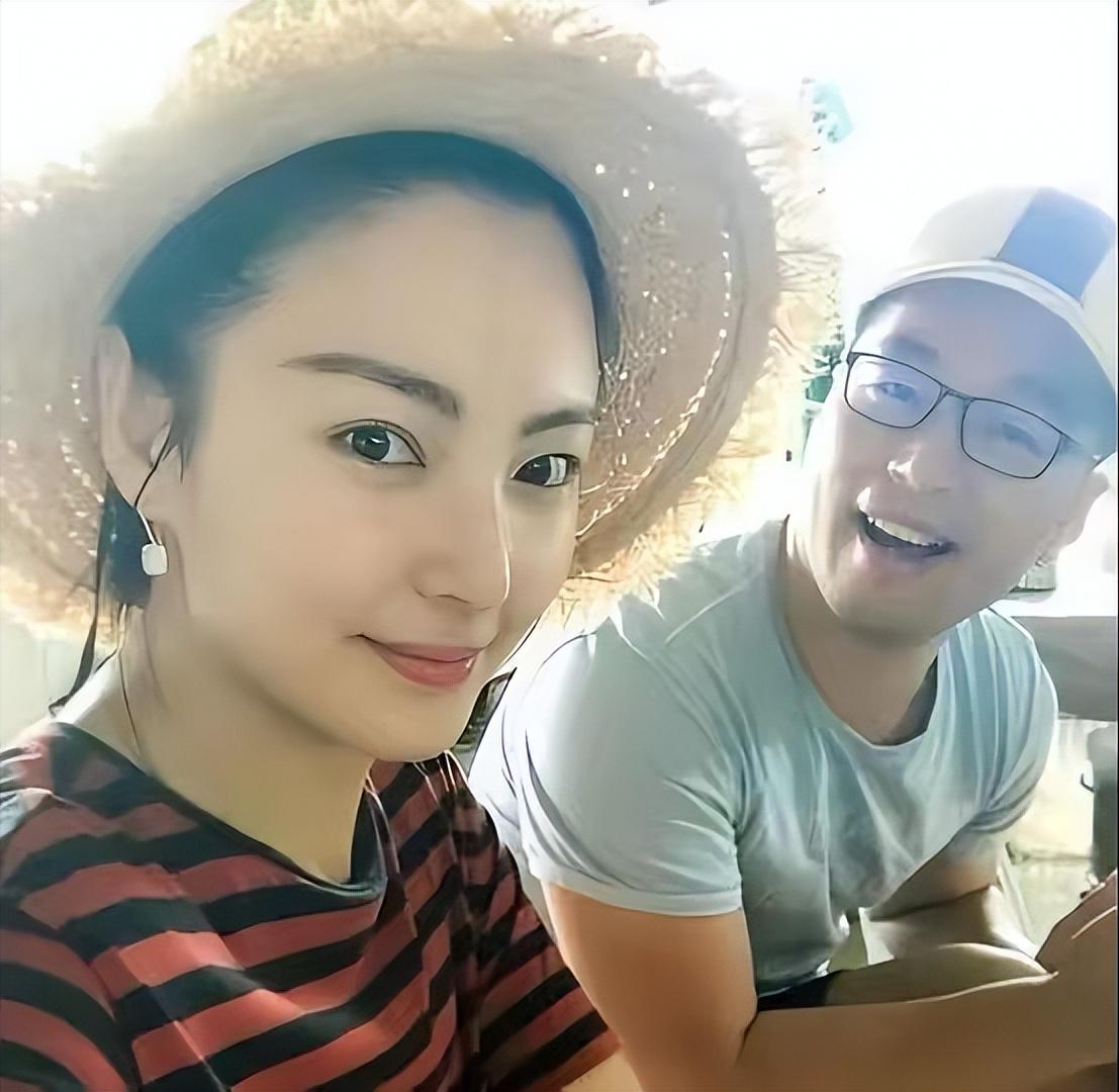 🌞2016年，张雨绮和相识70天的富商袁巴元闪婚，不久后就火速生下了一对龙