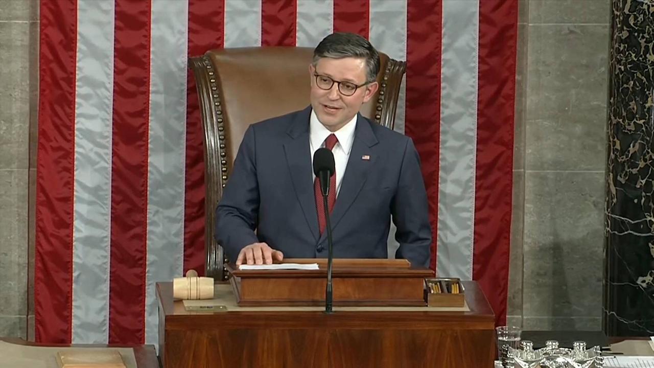 美国共和党发生内讧了？美国众议长公然为“台独”分子撑腰，罕见公开打脸特朗普 