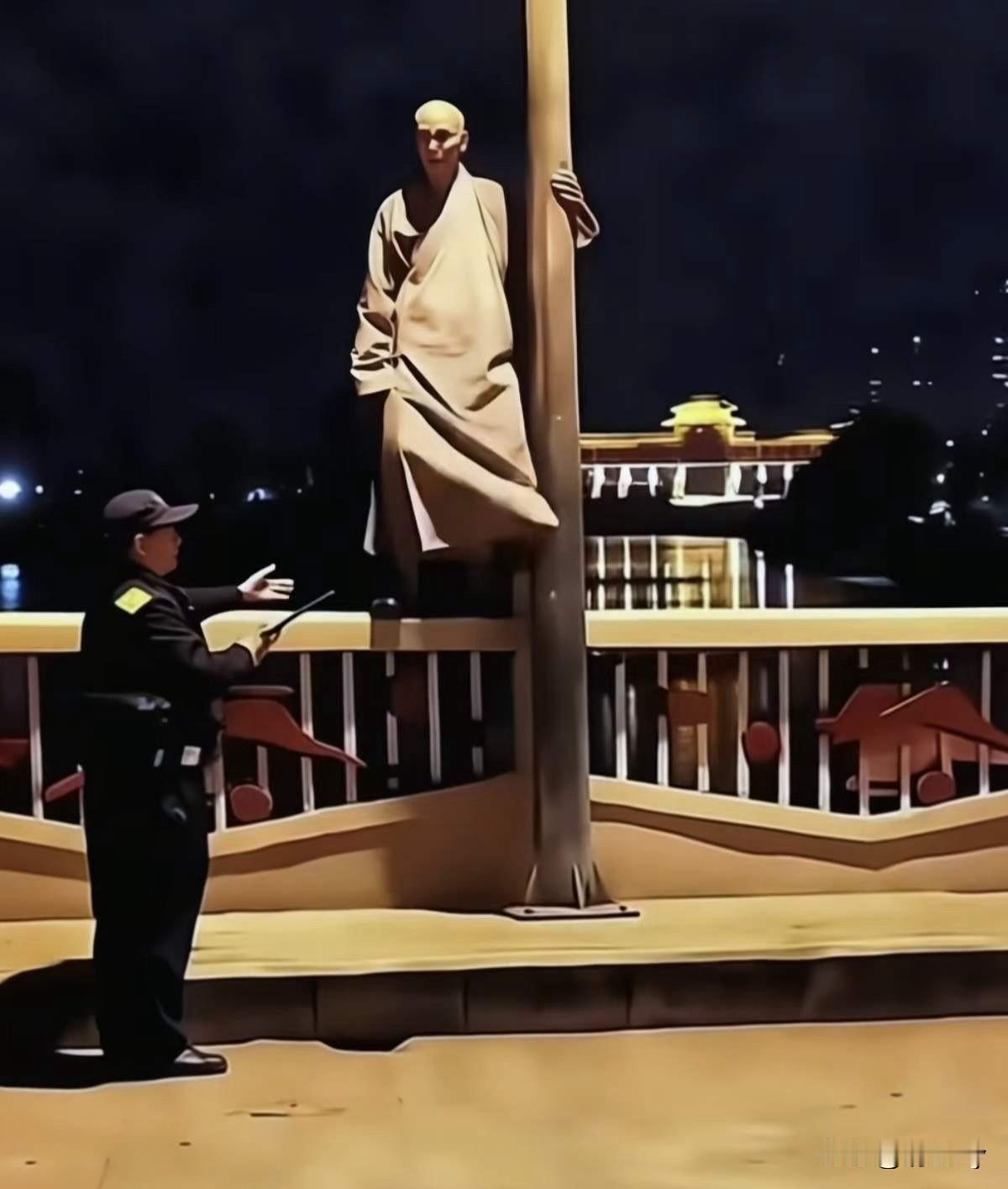 扶灯大师终于被救了回来！无生命大碍，只是脸上有挫伤的痕迹，现在躺在医院里！据