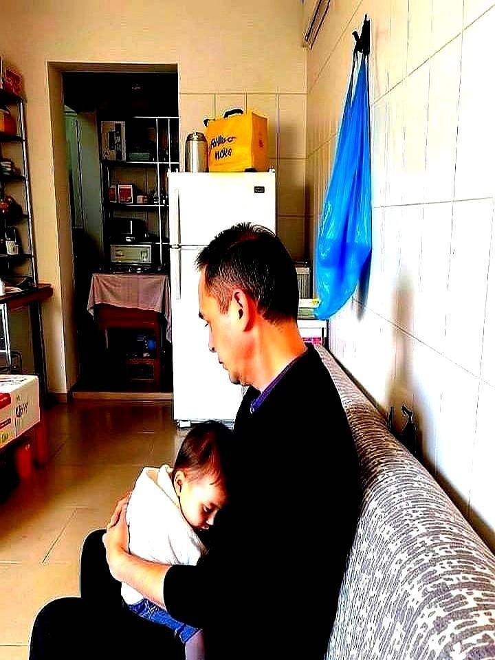 我家四个老人的退休金，有没有出乎大家的意料。我父亲今年70岁，每个月退休金5