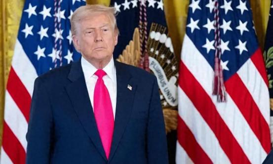 中美贸易恐再燃战火，特朗普对中国突施冷箭：25%的关税即刻生效 当地时间1月