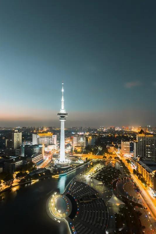 南通楼市这个小阳春还是在以价换量。虽然说南通楼市的小阳春成交量还可以，但是架不