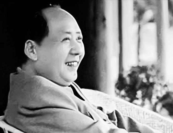 毛主席在军事上的五大疑问：第一：没上过军校，只读了师范，从哪学的打仗？毛主席