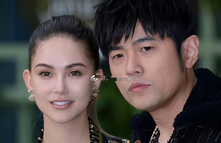 林俊杰终于赢了一次周杰伦。周杰伦比昆凌大14岁，林俊杰找了个比他小21岁的女友。