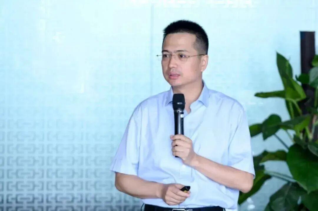 众泰终于敲定新总裁韩必文，这位奇瑞系老将有20年造车经验。但众泰现状棘手，2